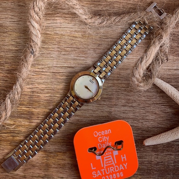 Mother-of-Pearl Citizens watch. - Picture 3 of 3